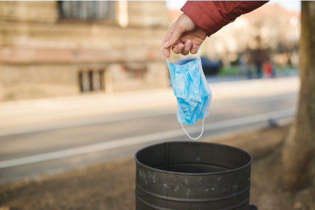 新出現的“日用垃圾”問題亂扔口罩，流入大海